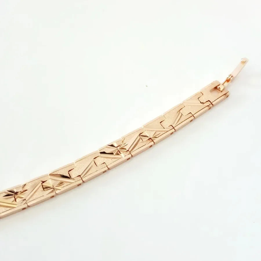 Luxury Mens Link Bracelet - 19CM Long 6MM Wide Handcrafted Catenary Design - Buzzastore