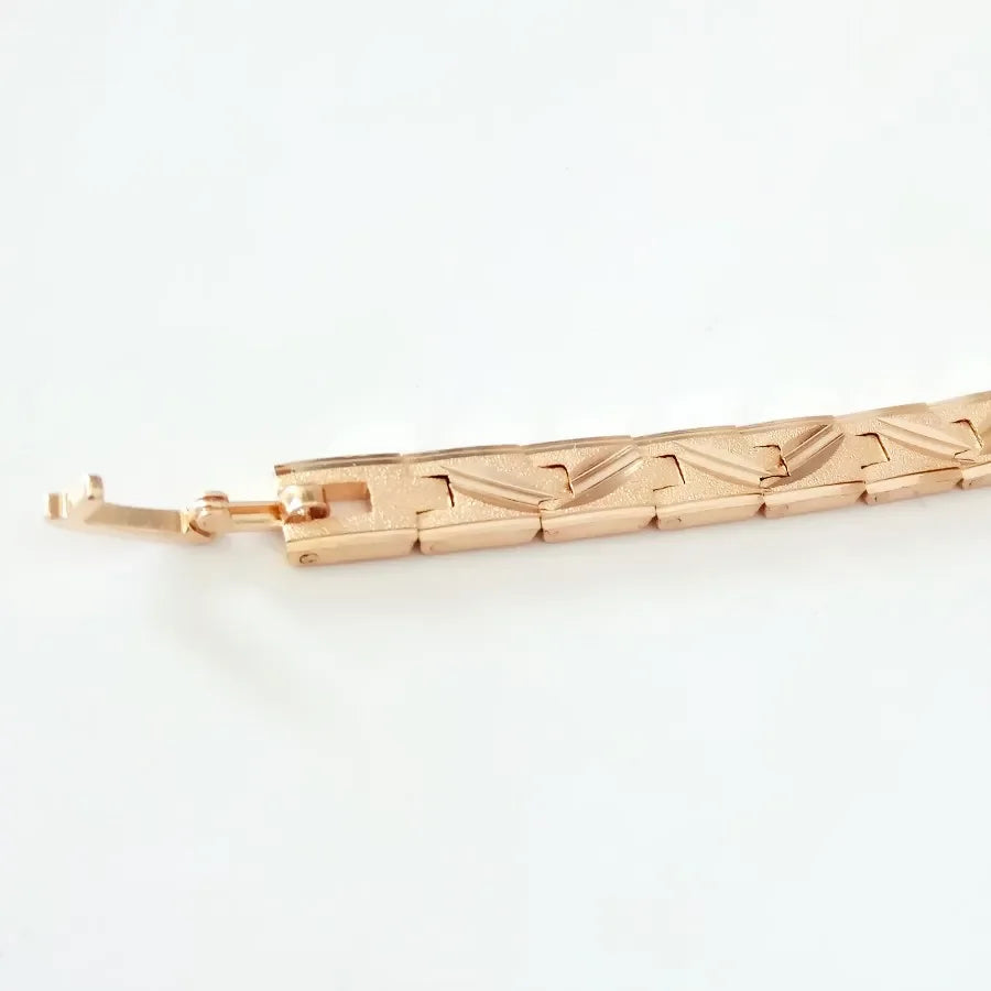 Luxury Mens Link Bracelet - 19CM Long 6MM Wide Handcrafted Catenary Design - Buzzastore