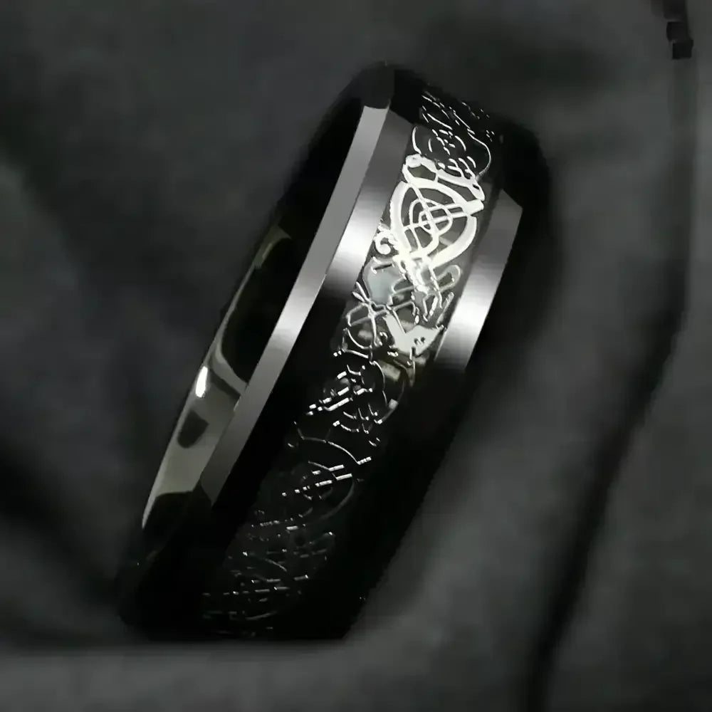 Dragon Engraved Black Stainless Steel Ring for Men - Stylish Fashion Accessory - Buzzastore