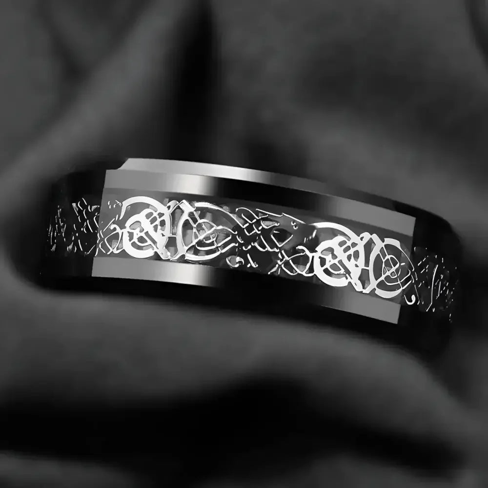 Dragon Engraved Black Stainless Steel Ring for Men - Stylish Fashion Accessory - Buzzastore