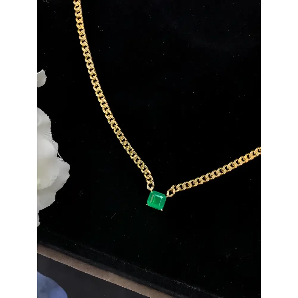 18k Yellow Gold Emerald Pendant Necklace for Elegant Women - Buzzastore