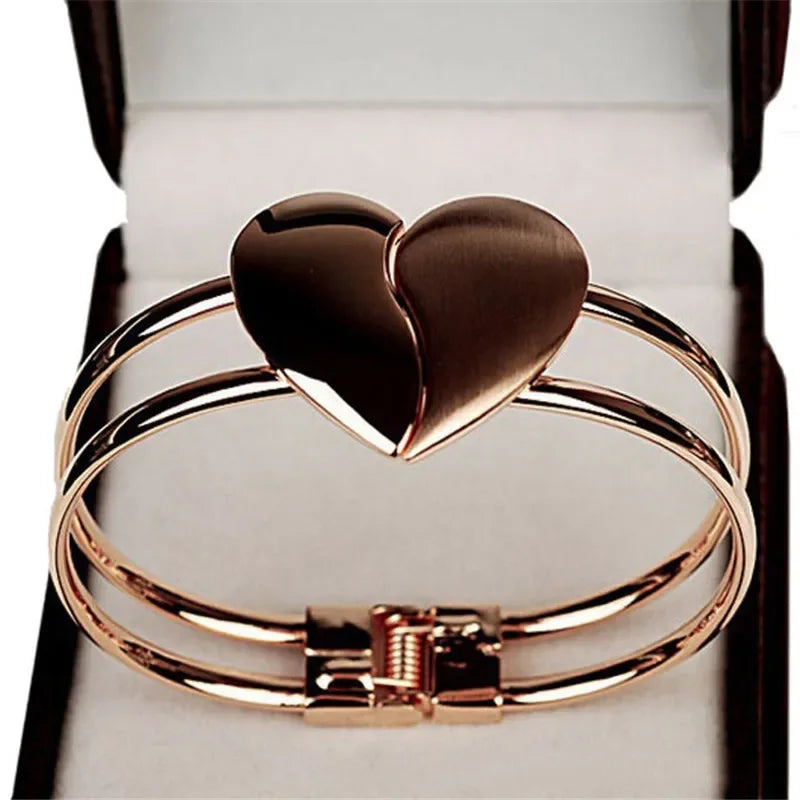 Elegant Heart Bangle Bracelet for Women - Stylish 2023 Fashion Wristband - Buzzastore